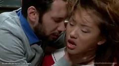 Odtwórz Związana i wyruchana: azjatycka studentka poddaje się ostremu, ostremu ruchaniu z dużym kutasem