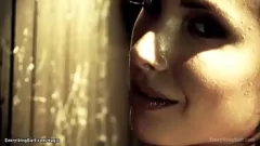 Afspelen Roxy Raye, Casey Calvert en Dana Dearmond in een kinky lesbisch trio: anaal, strap-on en vuistneuken extravaganza