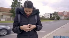 Oynat Doğal orta göğüslü Avrupalı ​​milf Tina Fire, kaldırılıyor ve açık havada bir gerçeklik sahnesinde halka açık bir oral seks ve seksten hoşlanıyor