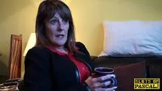 Reproducir Una mujer cristiana de 40 años se va a la cama