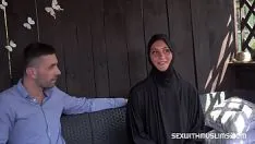 Reproduzir Freira sexy fodida por um homem de negócios