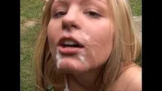 تشغيل الاباحية مع كس مارس الجنس في حقل كس