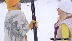 Cielo in pista a Predeal e sesso in uno chalet riscaldato a legna