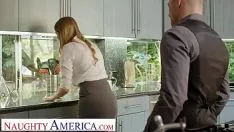Redare Sex In Bucatarie Cu Frumusica Superba