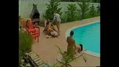 Afspelen Roemeense pornofilm met een amateur wilde seksbitch