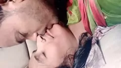 Reproduzir A buceta apaixonada de Desi Bhabhi fodendo com devar em casa