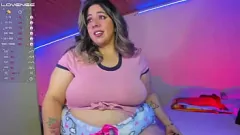 Reproducir Coralina BBW Latin hace alarde de grandes tetas y coño húmedo en la webcam