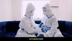 تشغيل Pandemic Fuck Fest: Petite Blonde Lola Fae's Taboo Groleplay with Lucky Fae