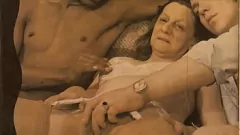 تشغيل الجدات الجبهة المشعر في Retro Threesome - Vintage Gilf Porno